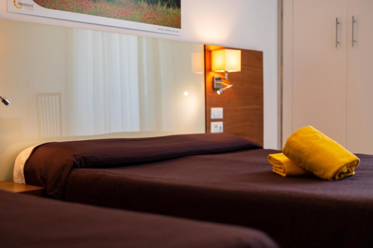 ביביונה Hotel President מראה חיצוני תמונה