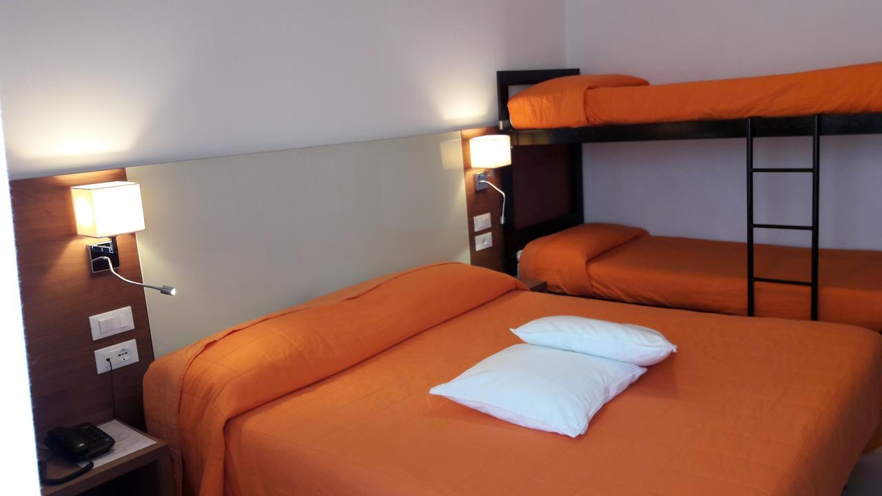 ביביונה Hotel President מראה חיצוני תמונה